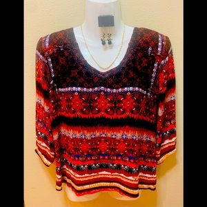 Women’s Pretty Blouse Size:PS (earrings including)